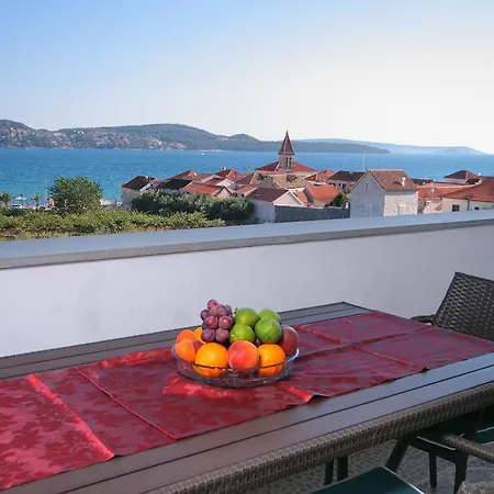 Daniela Apartament *